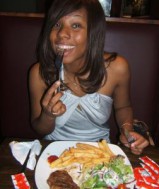  Ga-bi zoekt mannen en vrouwen voor sexcontact 